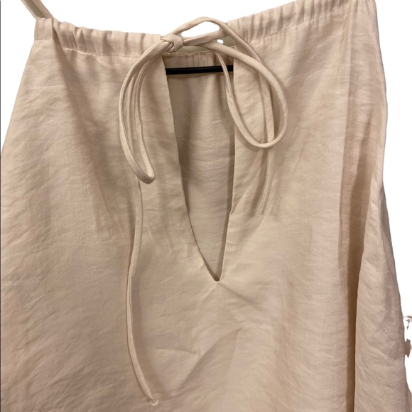 HALTERNECK FLOWY TOP IN BEIGE, TIE AROUND NECK, SIZE 34 - Picture 3 of 9